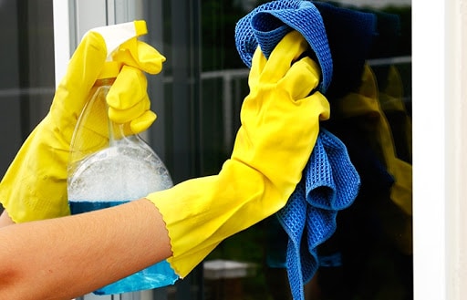 Как приготовить средство для мытья окон в домашних условиях