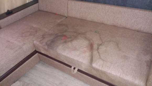 Химчистка углового дивана от пятен